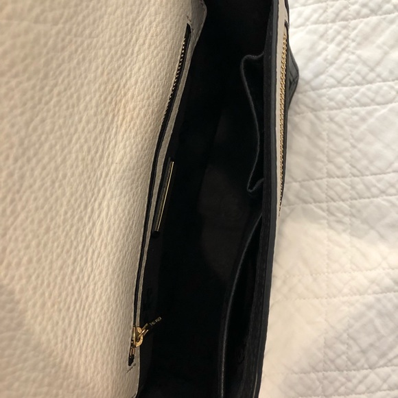 Tory Burch Crossbody 🖤🔳🔲 - Picture 6 of 8
